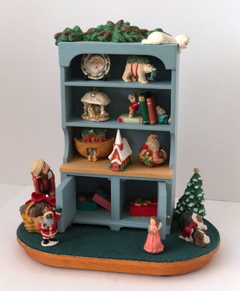 hallmark-1994-mrs-claus-cupboard
