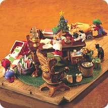 hallmark-2001-santas-desk-qxc4562